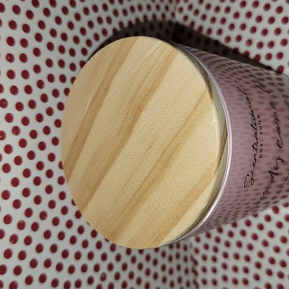 Brand New Scentsational Candy Cane Lane  candle - Picture 4 of 8